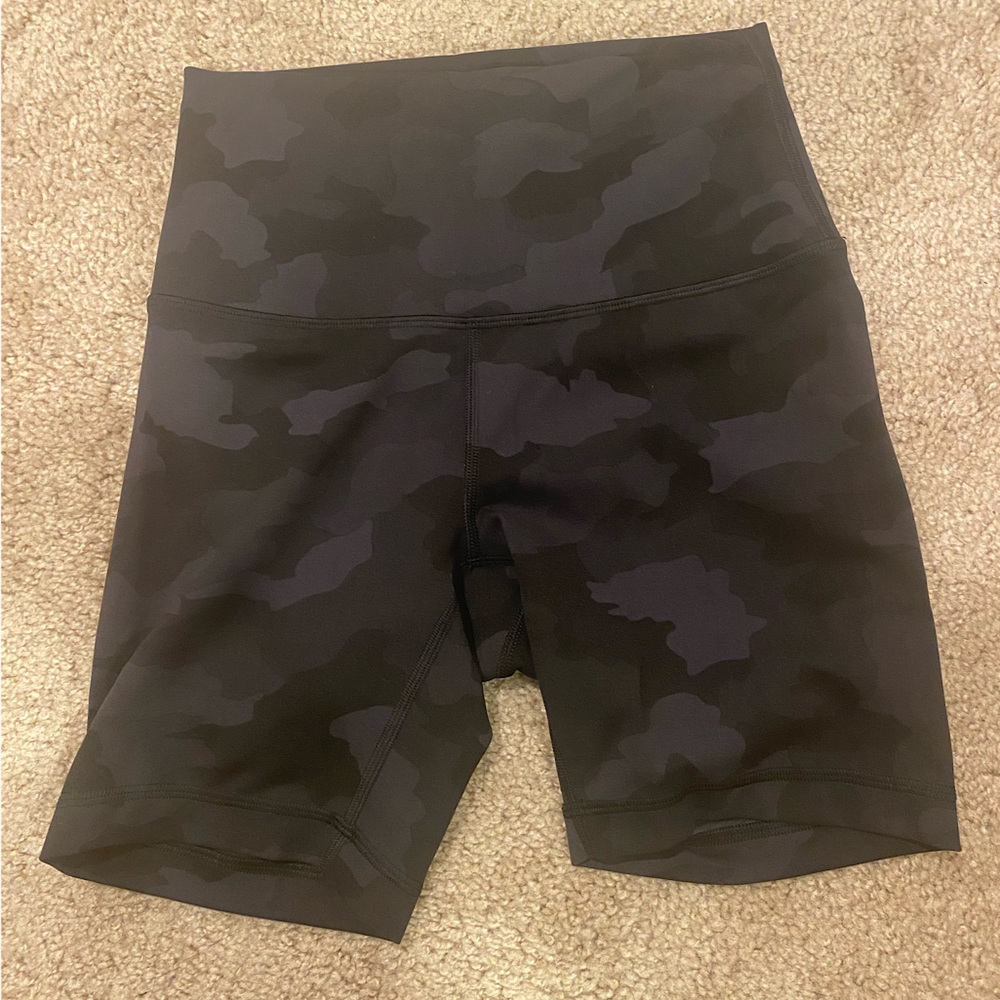 Lululemon Women’s Wunder Train High Rise Shorts Inseam 6” - Size 4